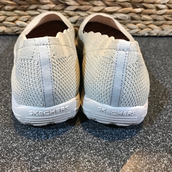 Skechers Cream and Gray Flats Sporty Slip-On Loafers - Size 9 - Picture 8 of 13